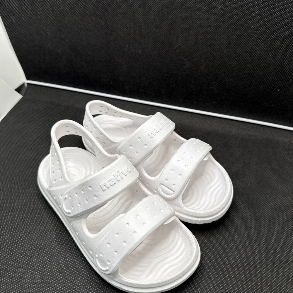 Native Shoes Chase Sandals Kids US 10 White Sugarlite Adjustable Strap UZB42 - Picture 3 of 15